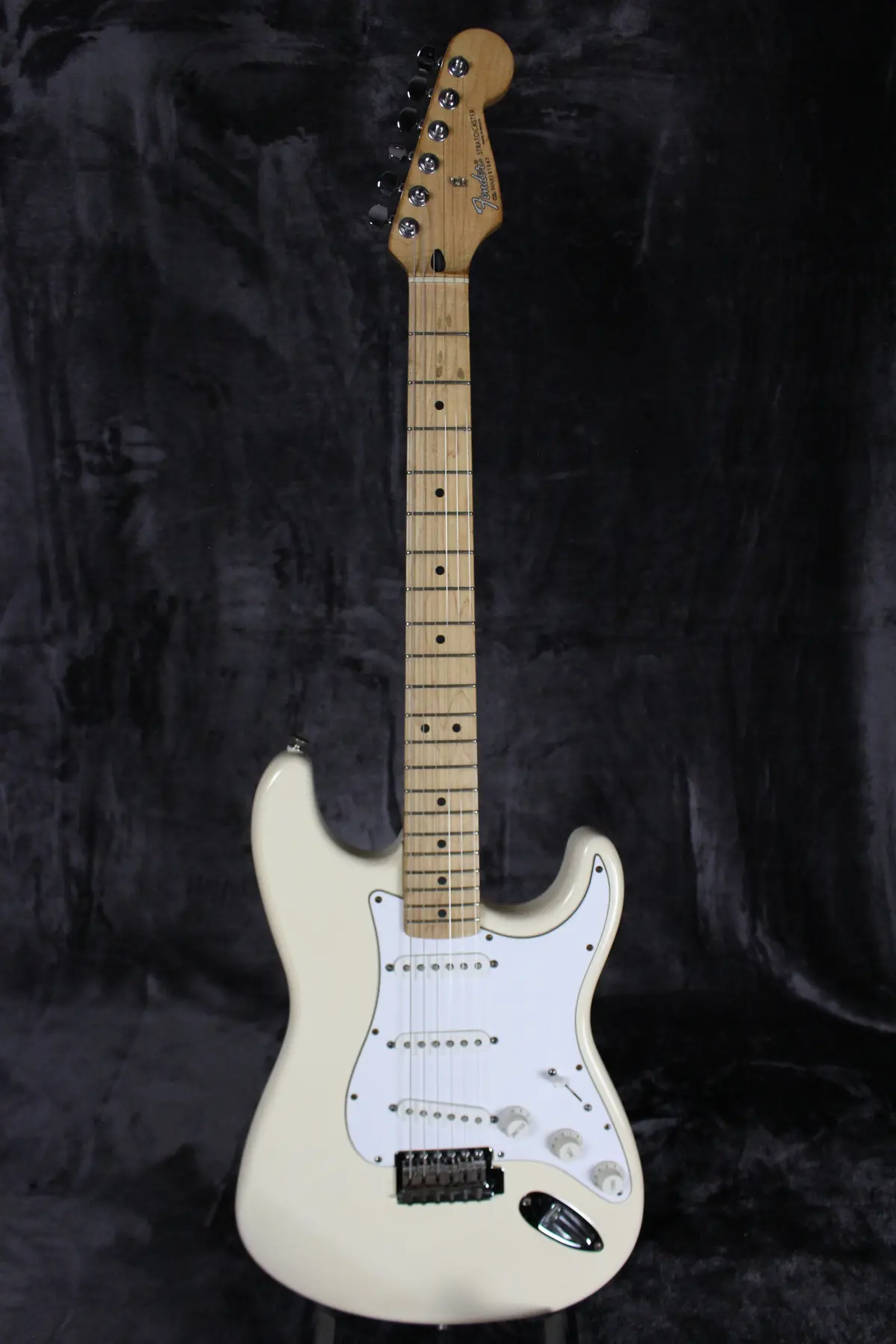 1998 Fender Standard Stratocaster 1