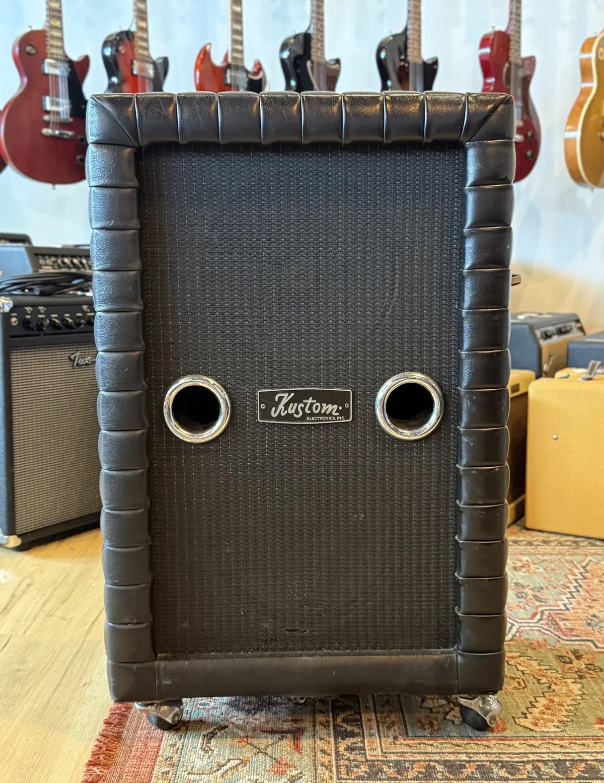 Kustom Tuck & Roll 2 X 12" Cab 1
