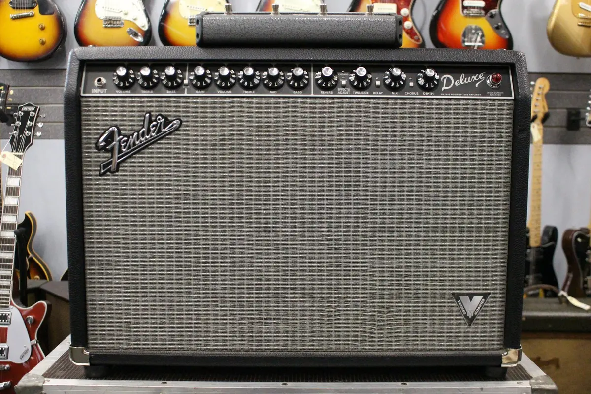Fender Vintage Modified Deluxe Amp 1