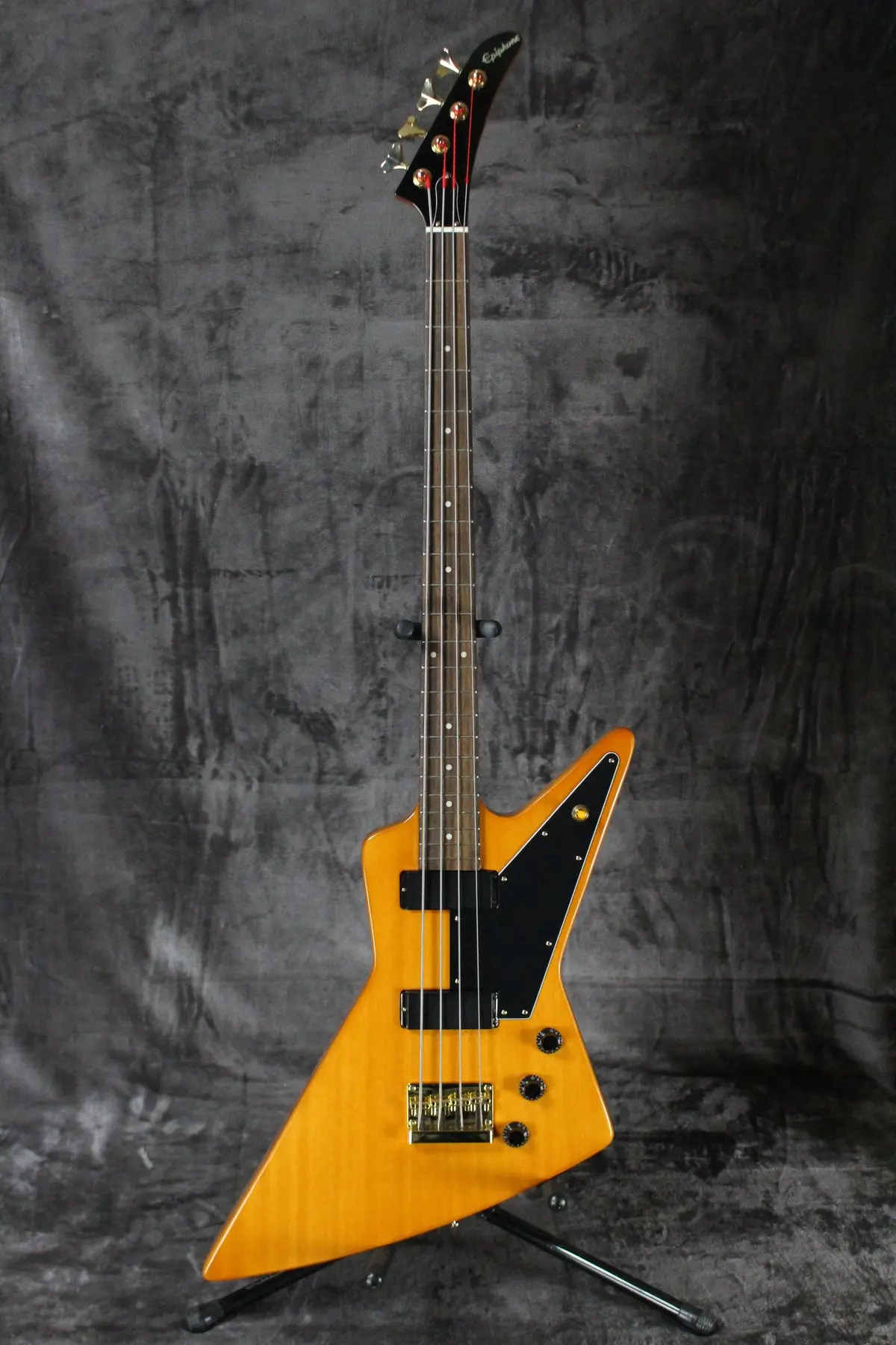 2021 Epiphone Korina Explorer Bass 1