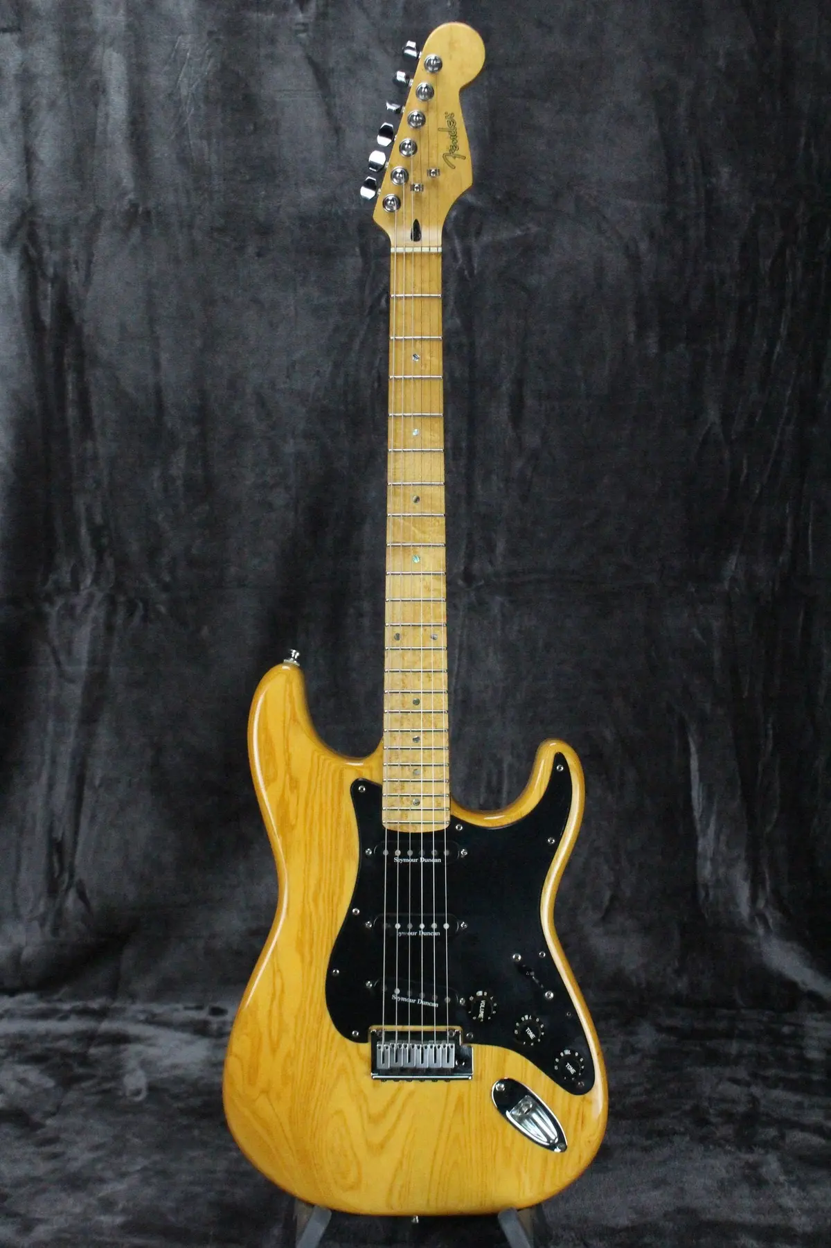 2004 Fender Special Edition Lite Ash Stratocaster 1