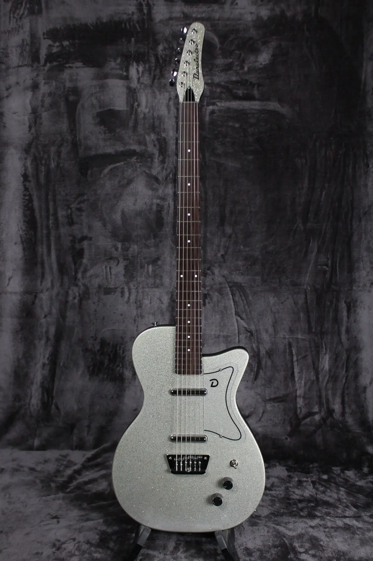 Danelectro D56bar-Smf Silver Mf Baritone *Free Shipping In The Usa* 1