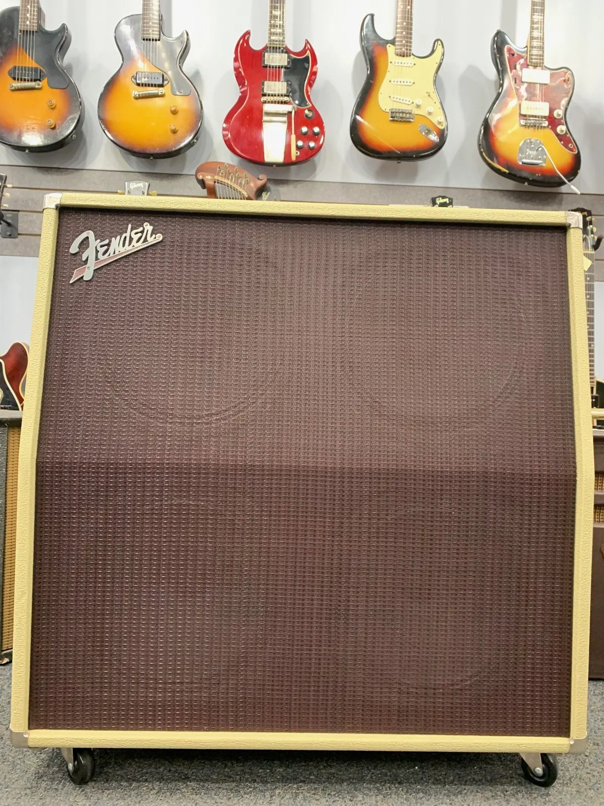 Fender Super Sonic 4X12 Cabinet 1
