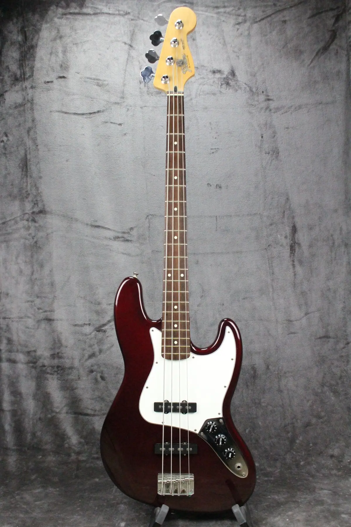 2000 Fender Standard Jazz Bass 1