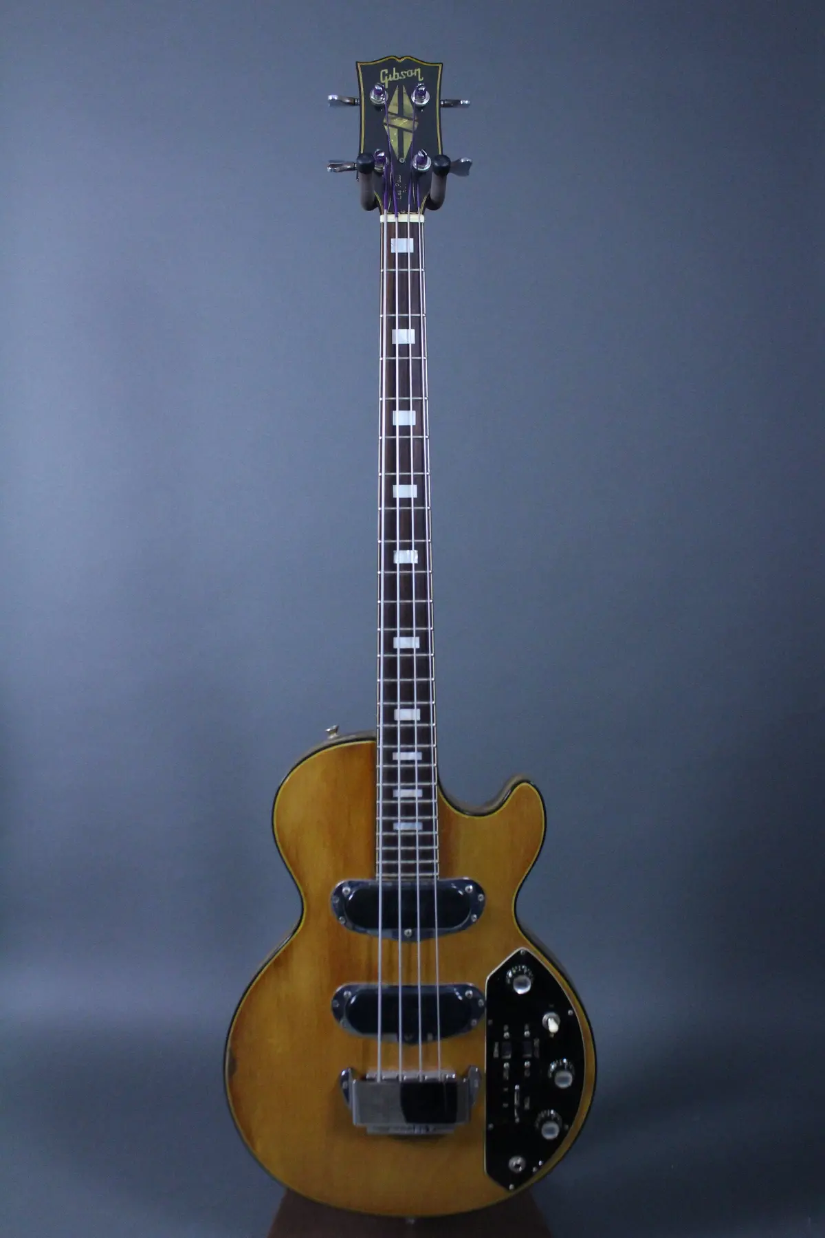 1973 Gibson Triumph Bass 1