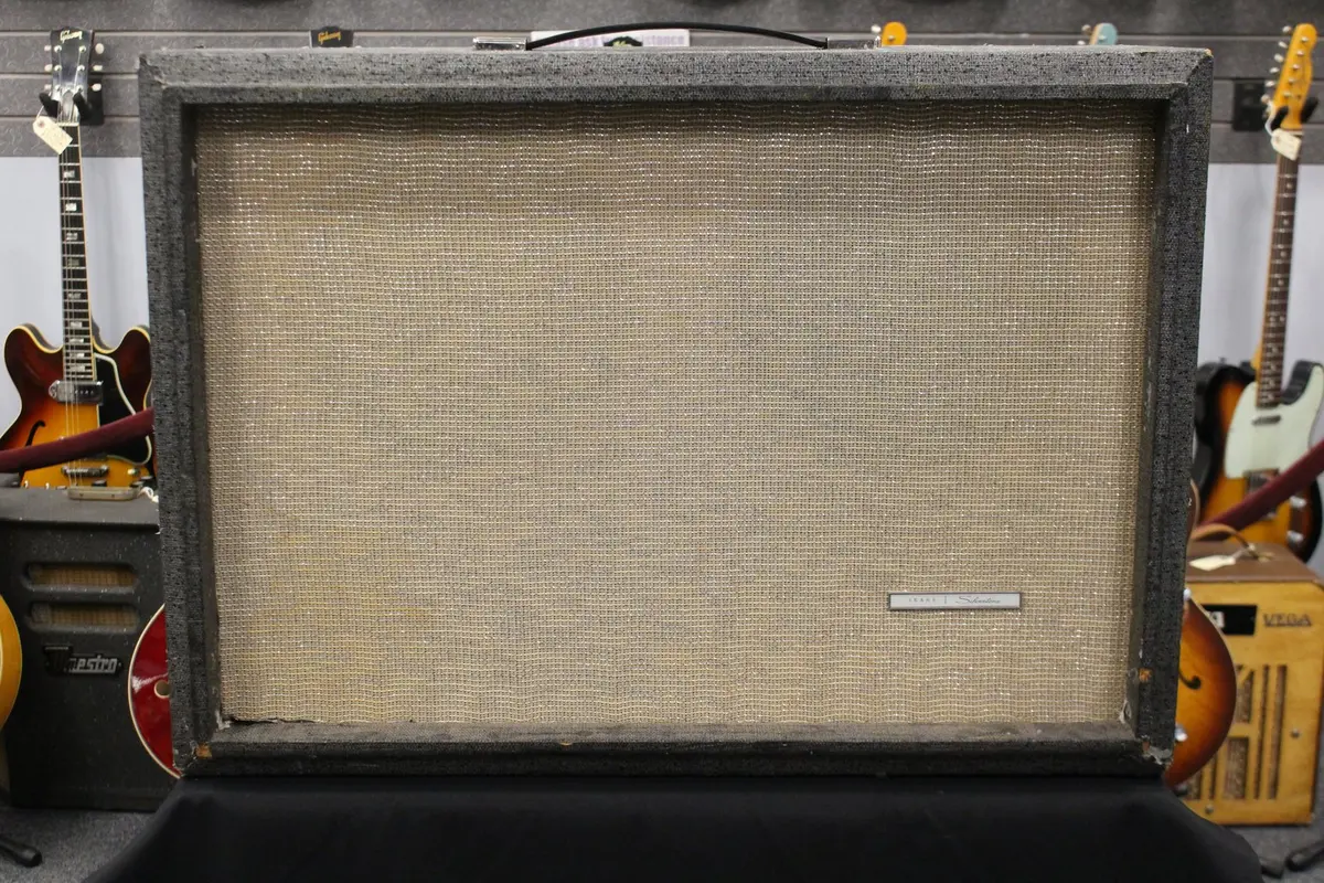 Silvertone 1484 Cab 1