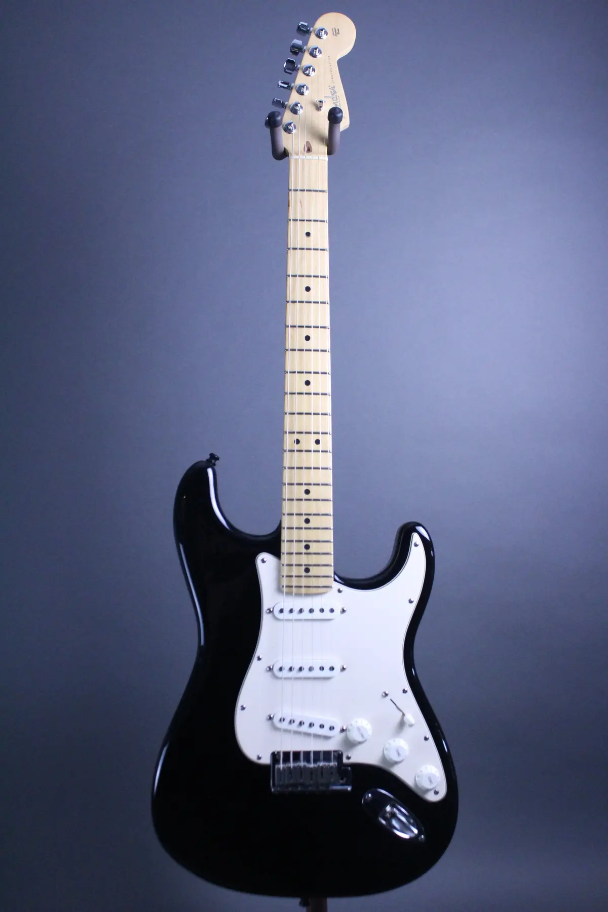 2005 Fender American Standard Stratocaster Black 1