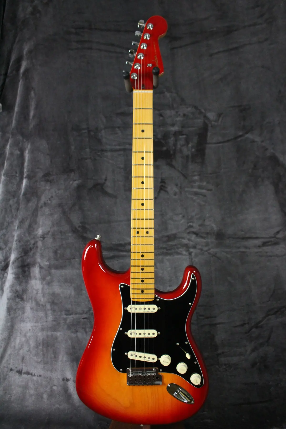 2021 Fender American Ultra Luxe Stratocaster Plasma Red Burst 1