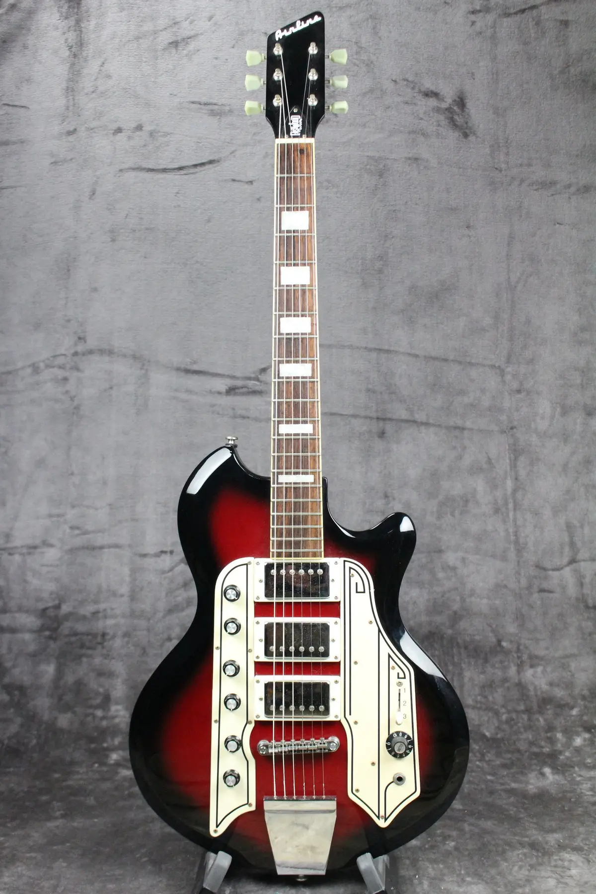 Eastwood Guitars Airline Town And Country 1