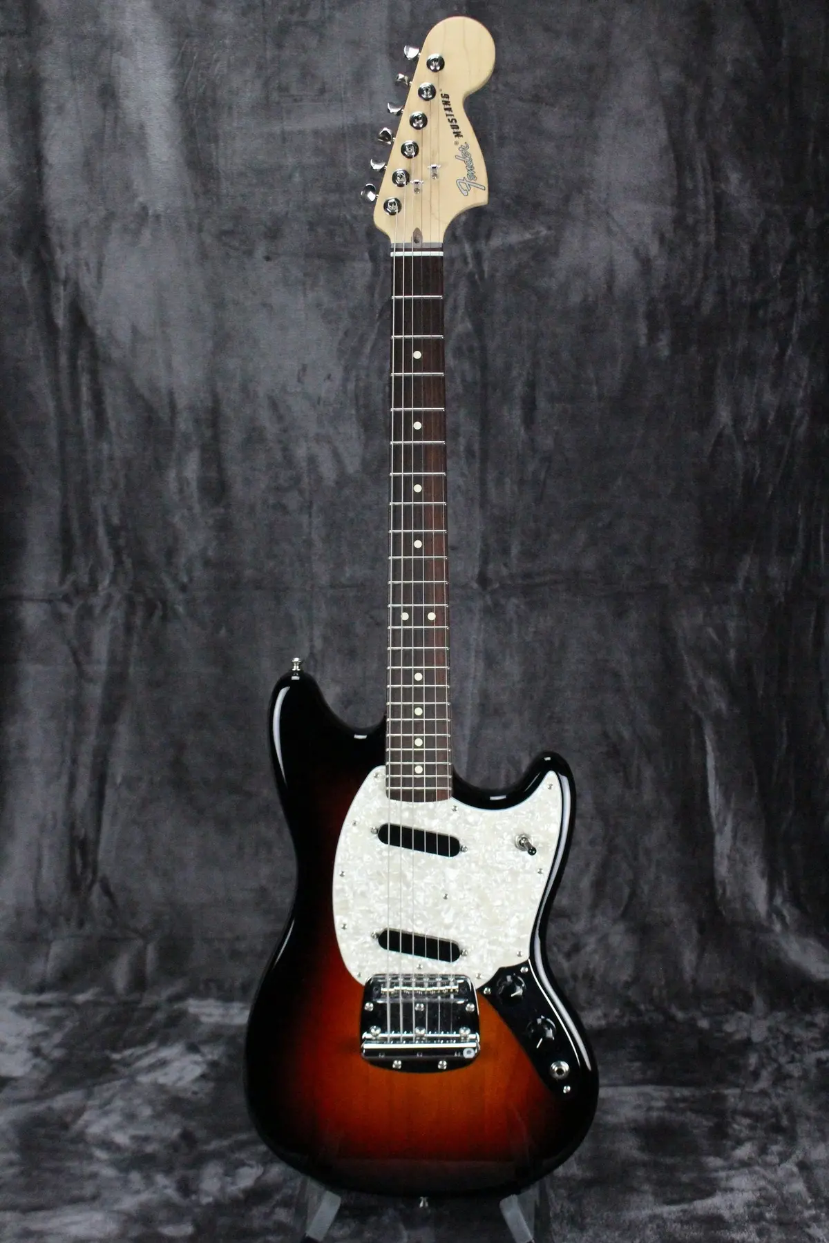 2019 Fender American Performer Mustang 1