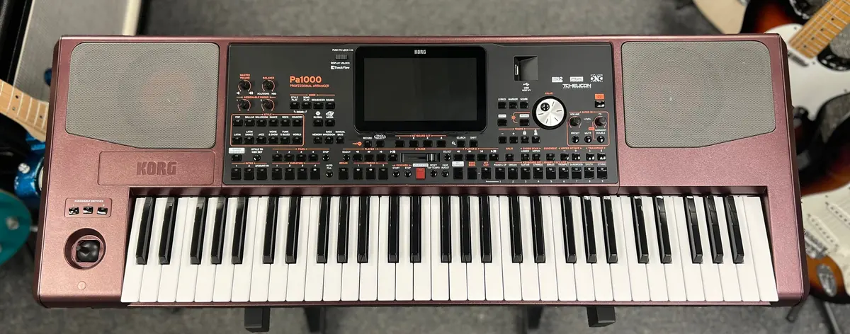 Korg Pa1000 61-Key Professional Arranger 1