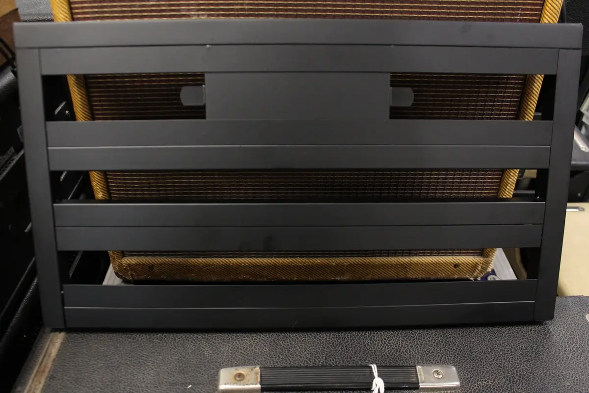 Unbranded Pedal Board With Bag 1