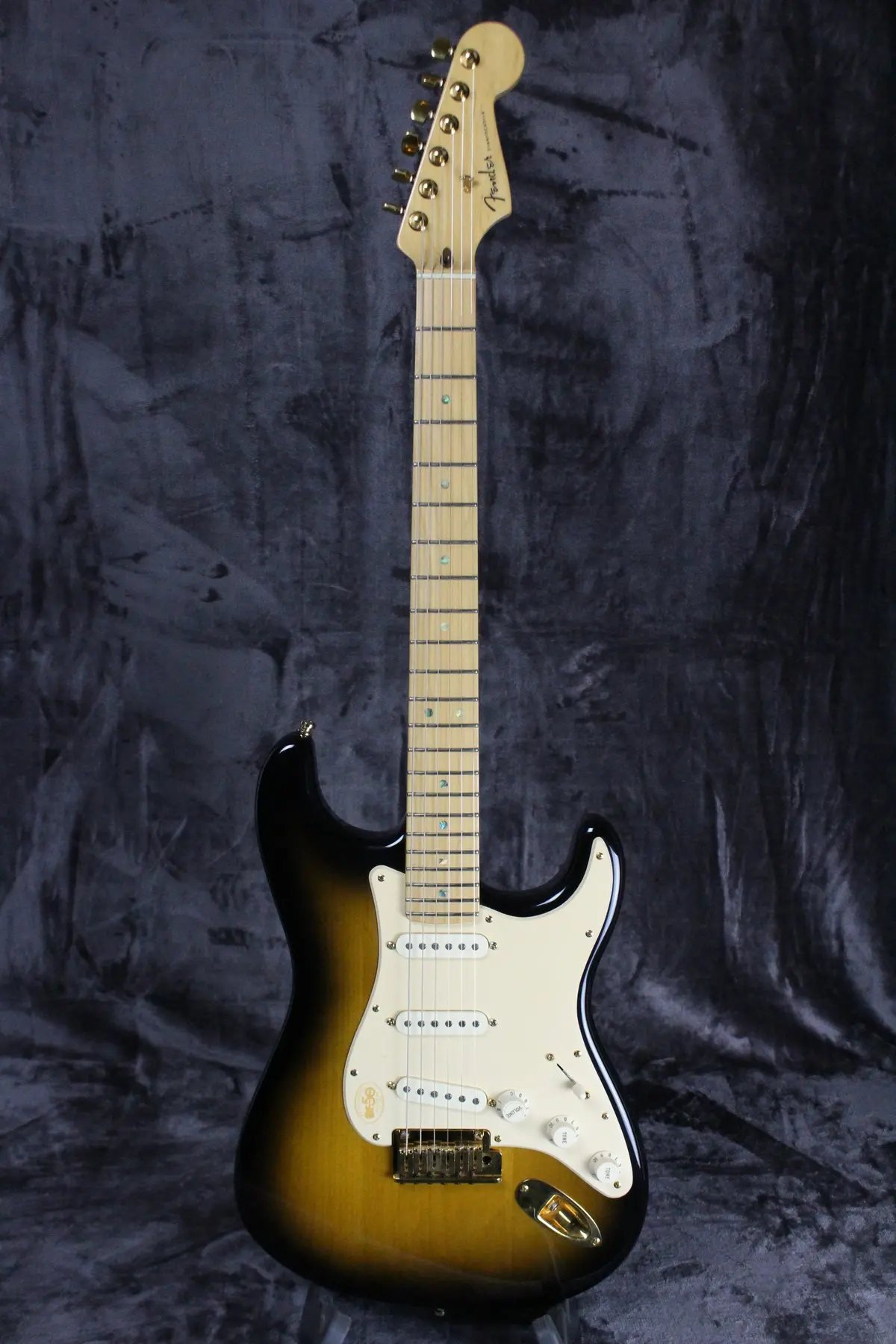 2004 Fender 50Th Anniversary American Deluxe Stratocaster 1