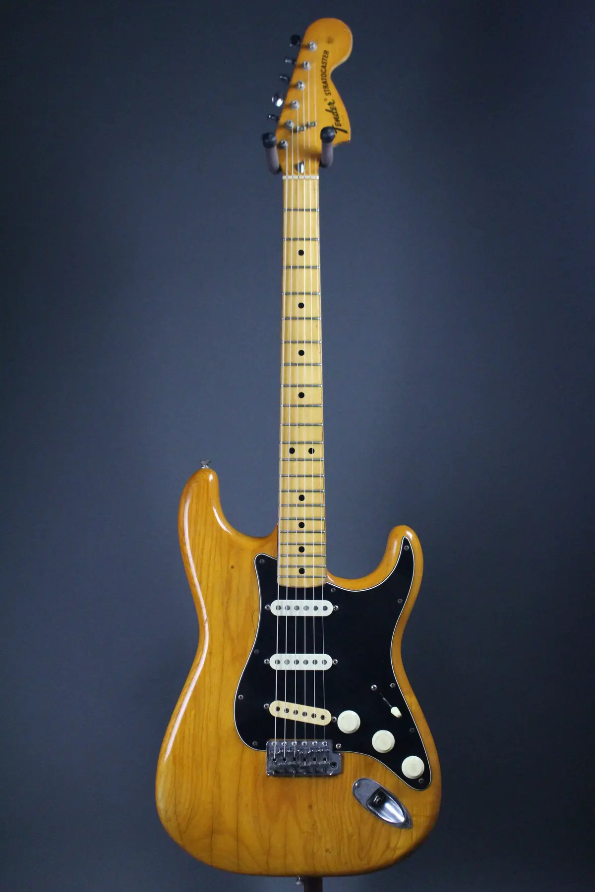 1975 Fender Stratocaster Natural 1
