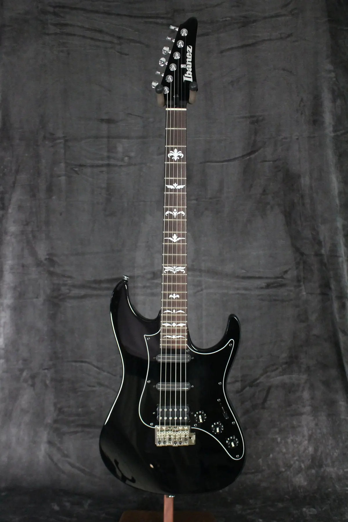 Ibanez Atz300 Andy Timmons Signature-Black 1