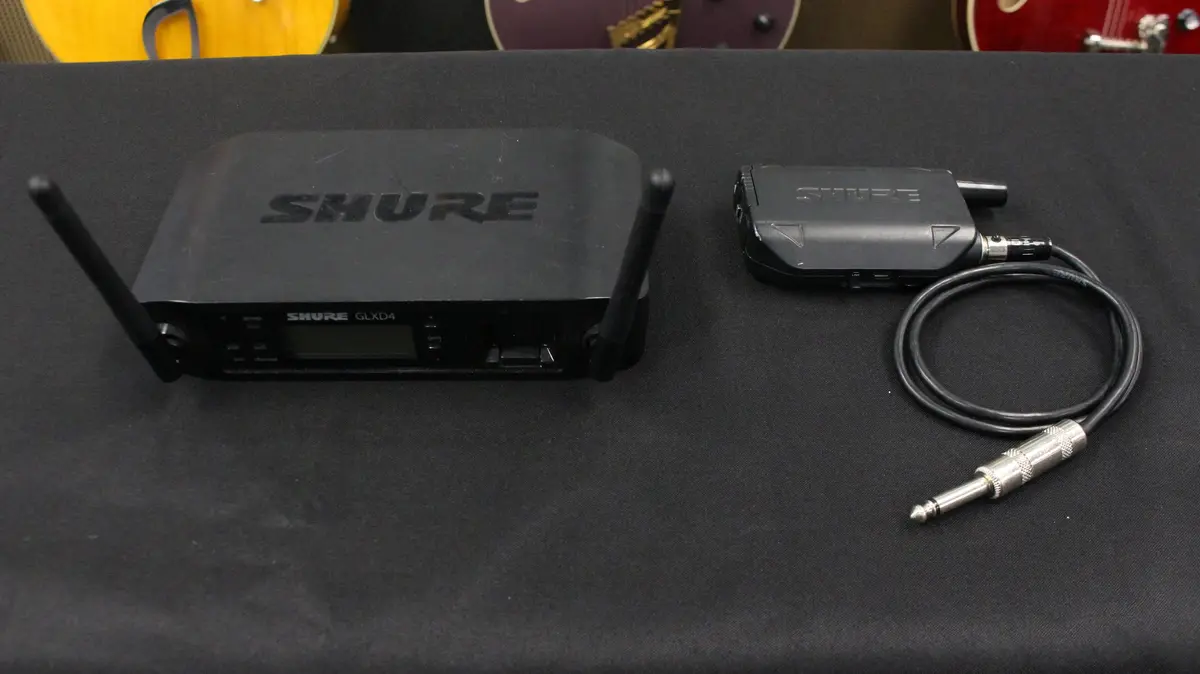 Shure Glxd4 / Glxd1 Guitar Wireless System 1