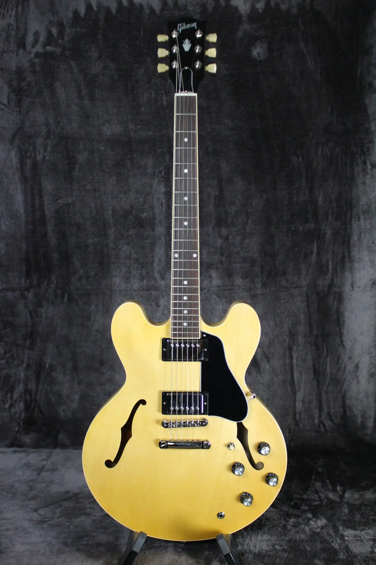 2022 Gibson Es-335 Satin 1