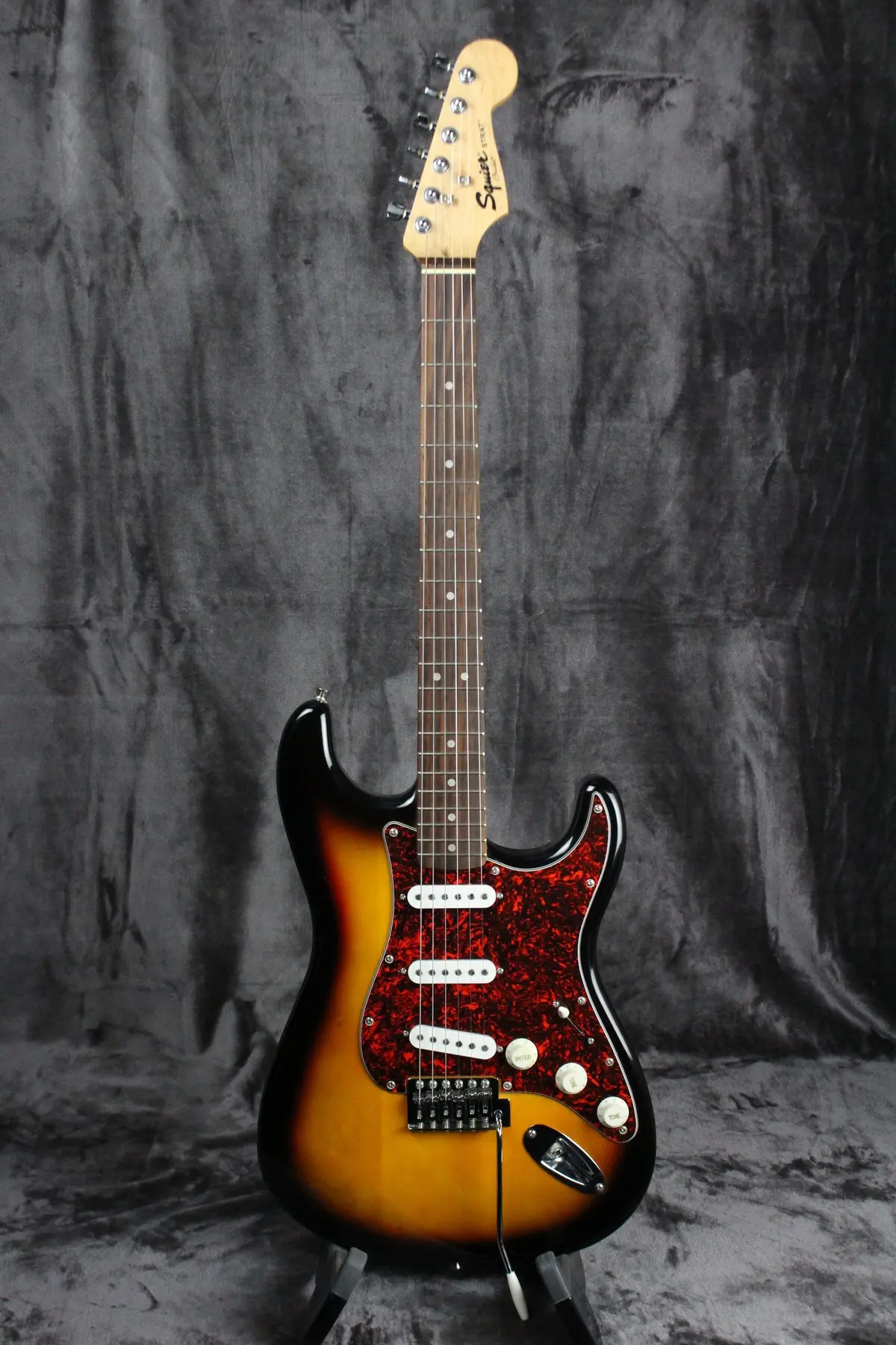 Squier By Fender Stratocaster 1